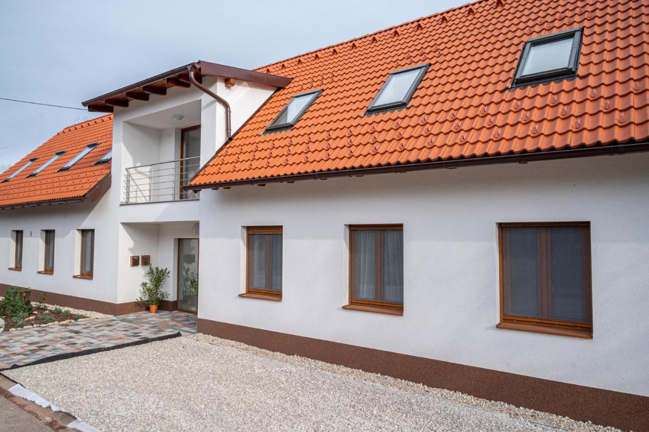 Roze Blue Design Apartments Csopak Exterior photo